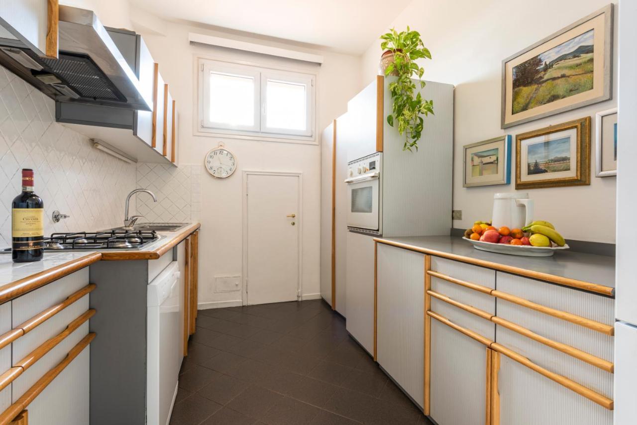 Exclusive Penthouse , Skyline View , With Parking Apartamento